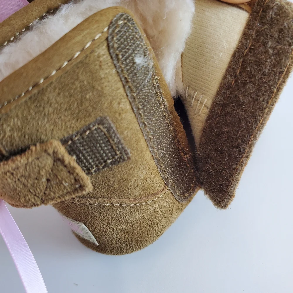 UGG Jesse Bow II  Infant size 0/1